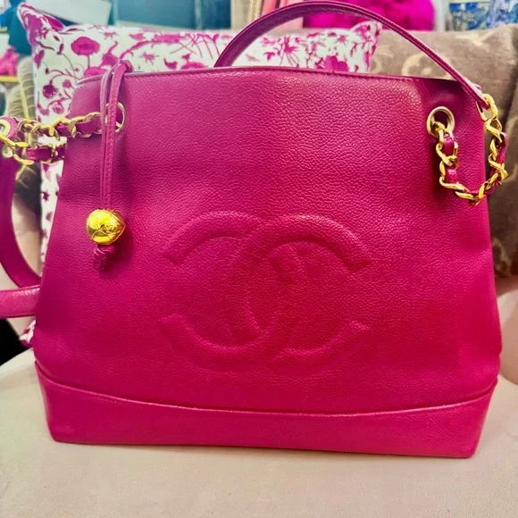Chanel Raspberry Caviar Tote - Picture 2 of 14